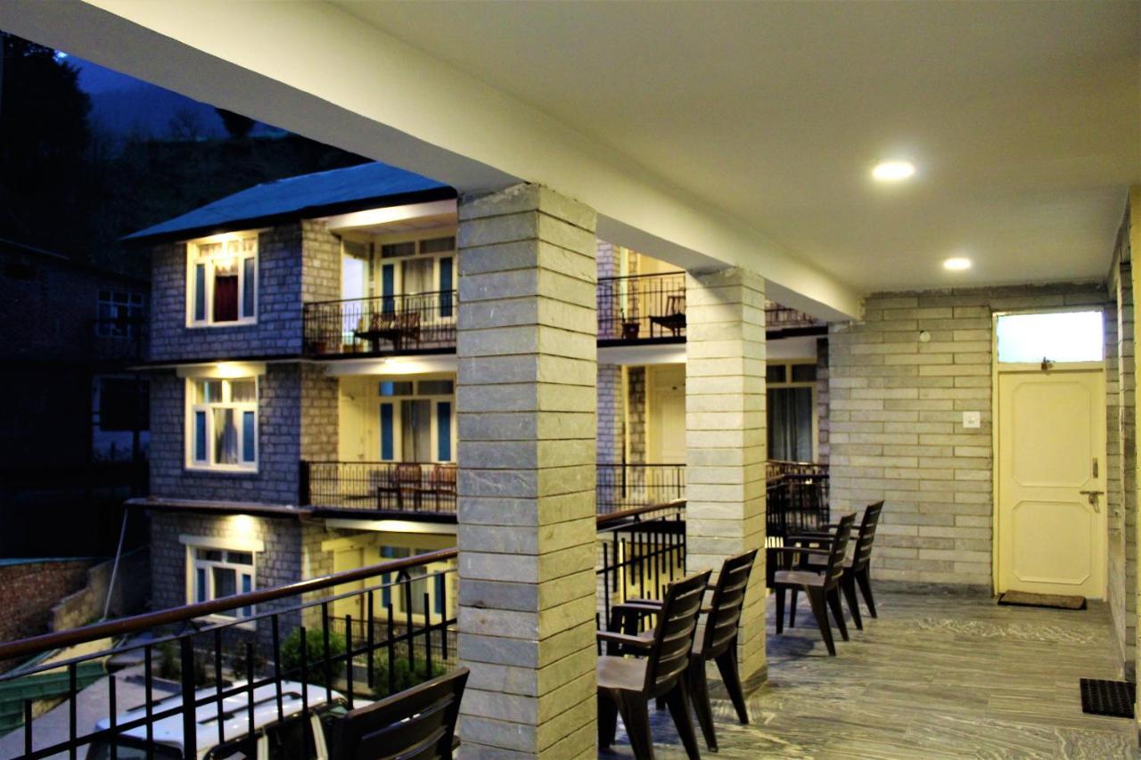 Hotel New Royal Manāli Εξωτερικό φωτογραφία